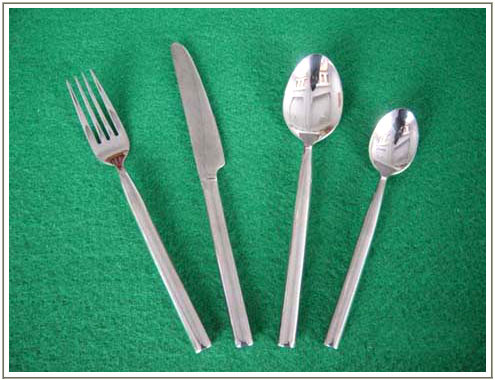 青青草原成人网餐具001