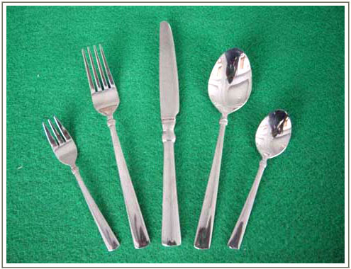 青青草原成人网餐具002